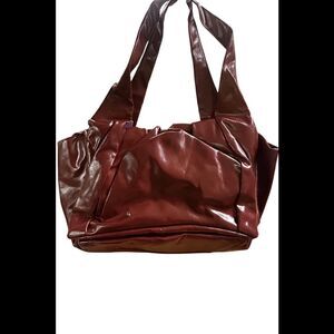 House of Want How We Chill Ruched Tote Glossy Burgundy